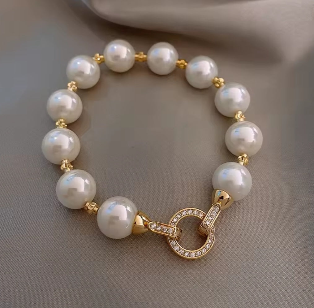 Elegant Retro Circle Pearl Bracelet
